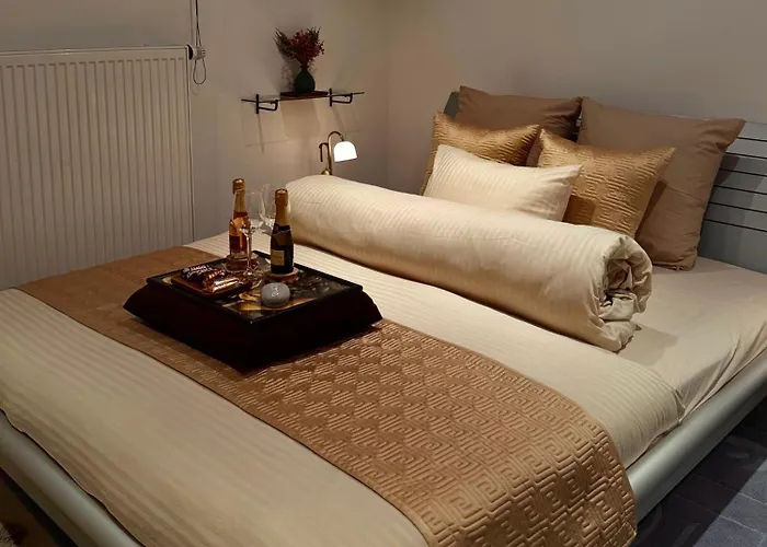 Historic Town Luxe And Epic View